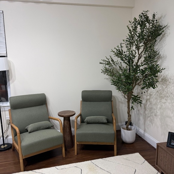 Artificial Tree - Picture 2 of 2